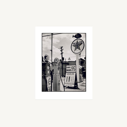 GAS STATION, TREMONT STREET, THE BRONX | Berenice Abbott